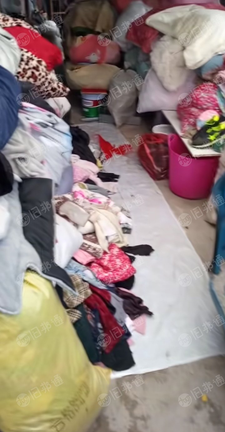 长期出售旧衣服分拣货，夏装，冬装，白料，黑料，鞋子包包，在安徽阜阳