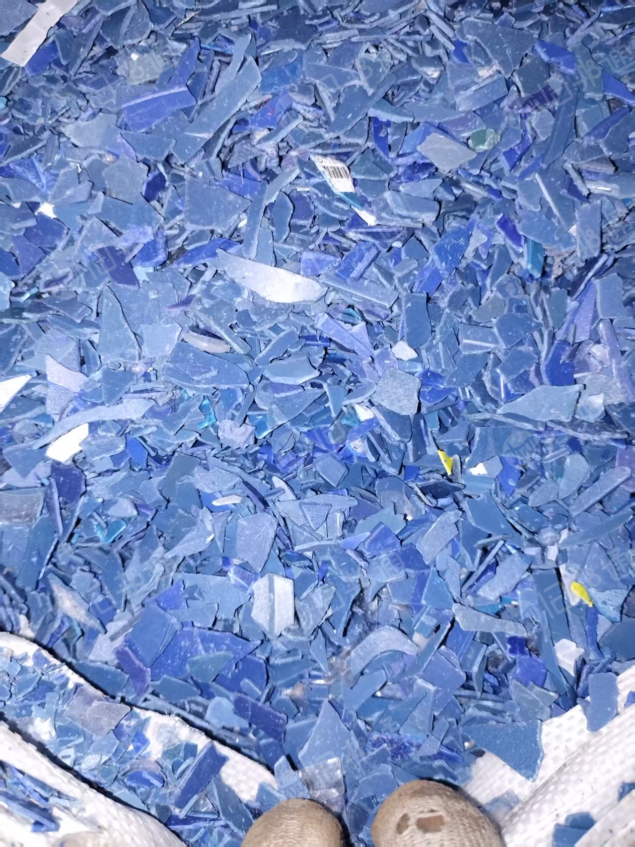 出售PS蓝色圆盘破碎料，水破的，每个月两三挂