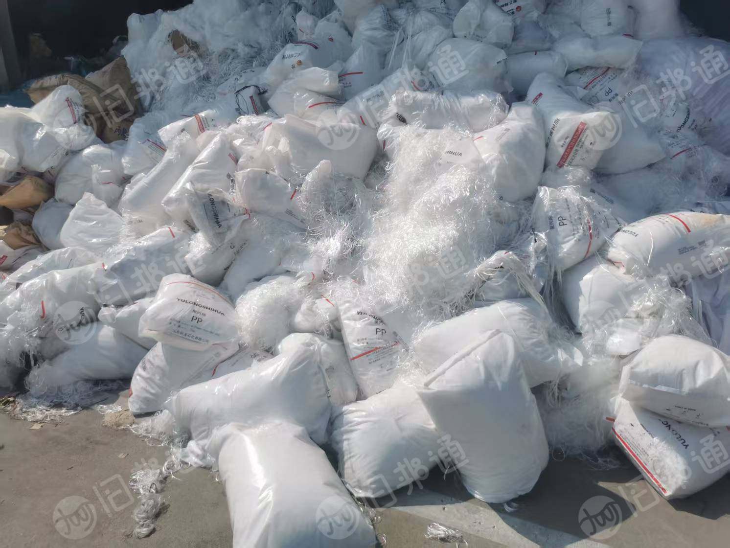 长期出售涤纶废丝，涤纶高强废丝，3000D-6000D的都有，月供30吨，货在山东济宁