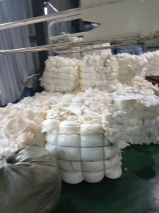 长期出售做枕头下来的记忆绵下脚料，海绵下脚料，记忆海绵，密度38，每周十吨左右，货在山东淄博