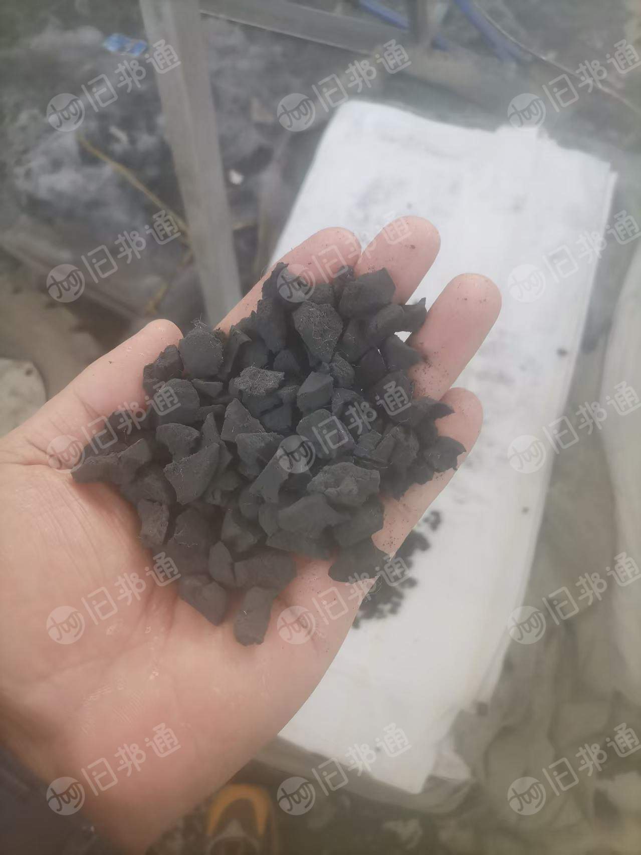 长期出售黑色纯PU粉碎料
