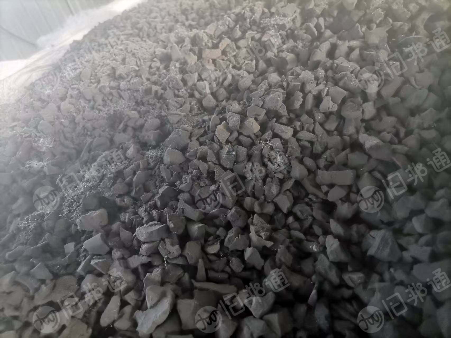长期出售黑色纯PU粉碎料