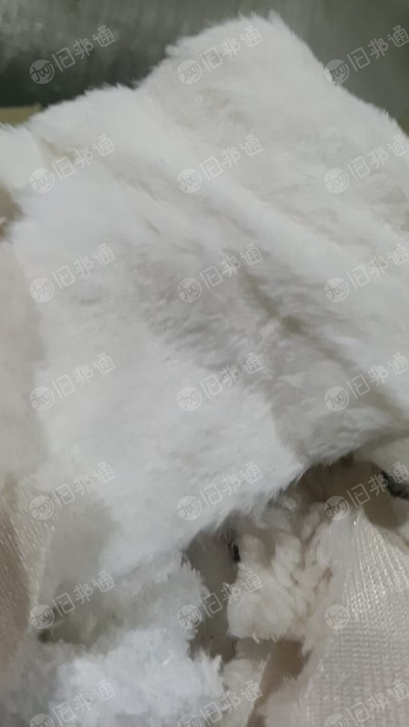 长期出售涤纶废布，涤纶边角料，有白色跟老色的，一天能发9.6一车，在浙江湖州