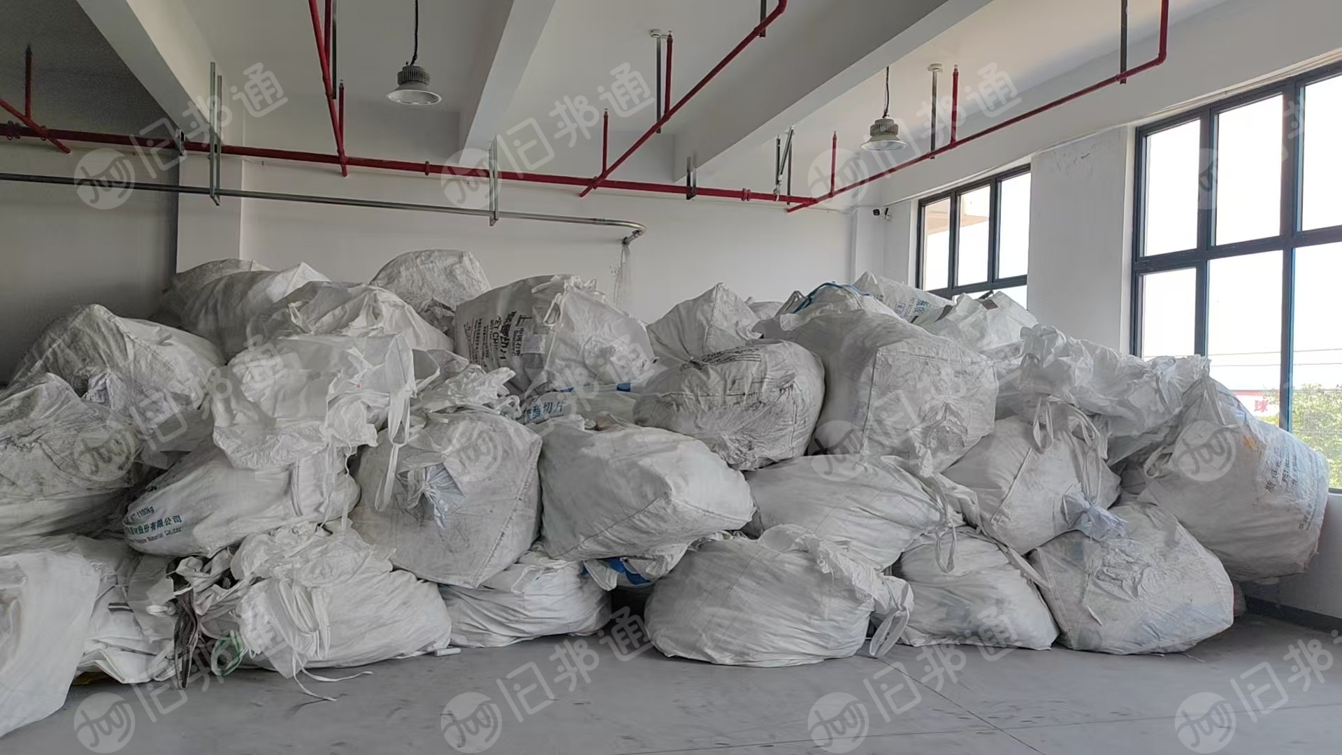 长期出售厂家下来的二手吨包袋料子，月供几千条，仪征和华润的吨袋，规格0､95X1､25