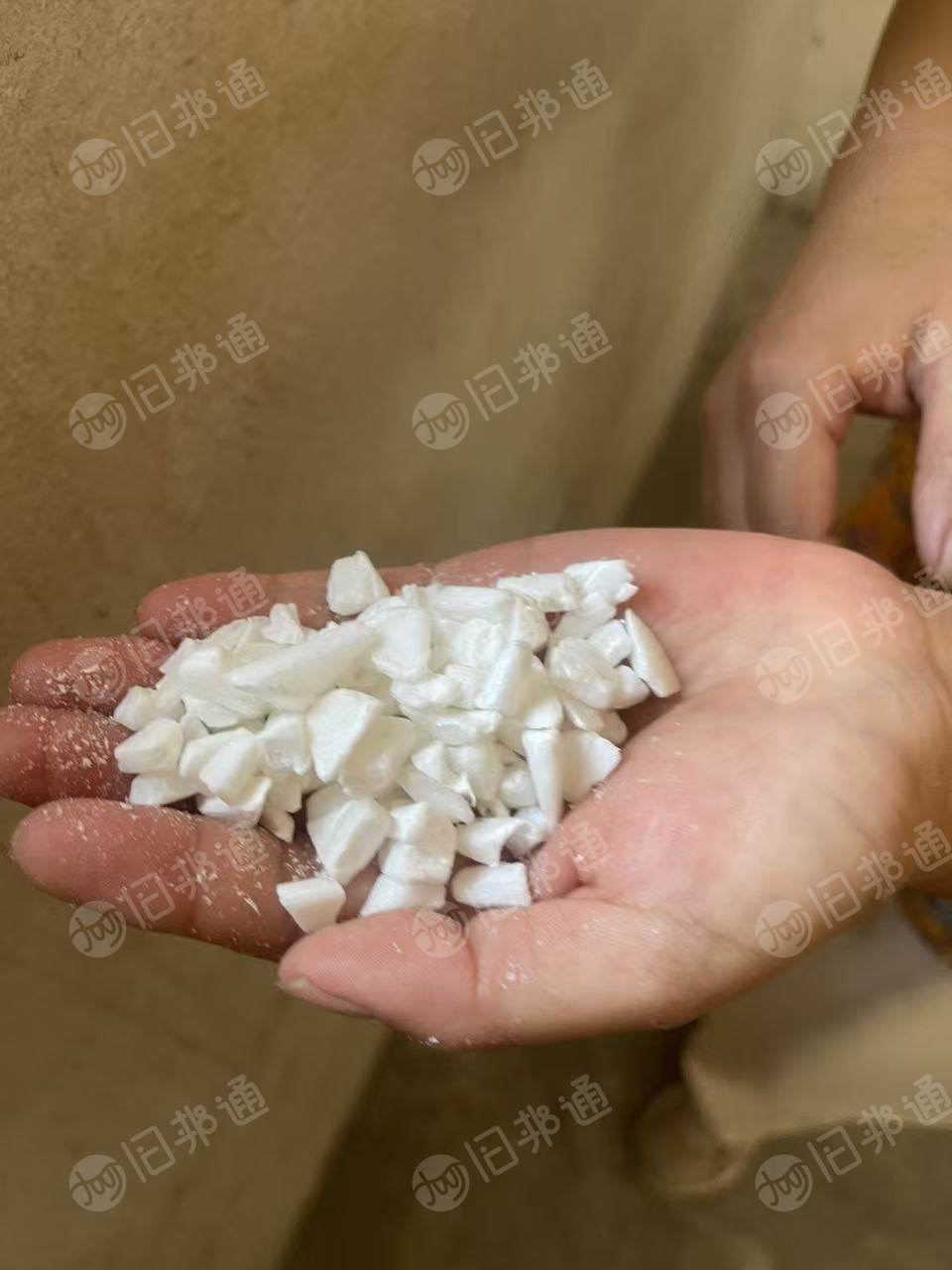 长期出售ps圆盘破碎料，黑色白色都有