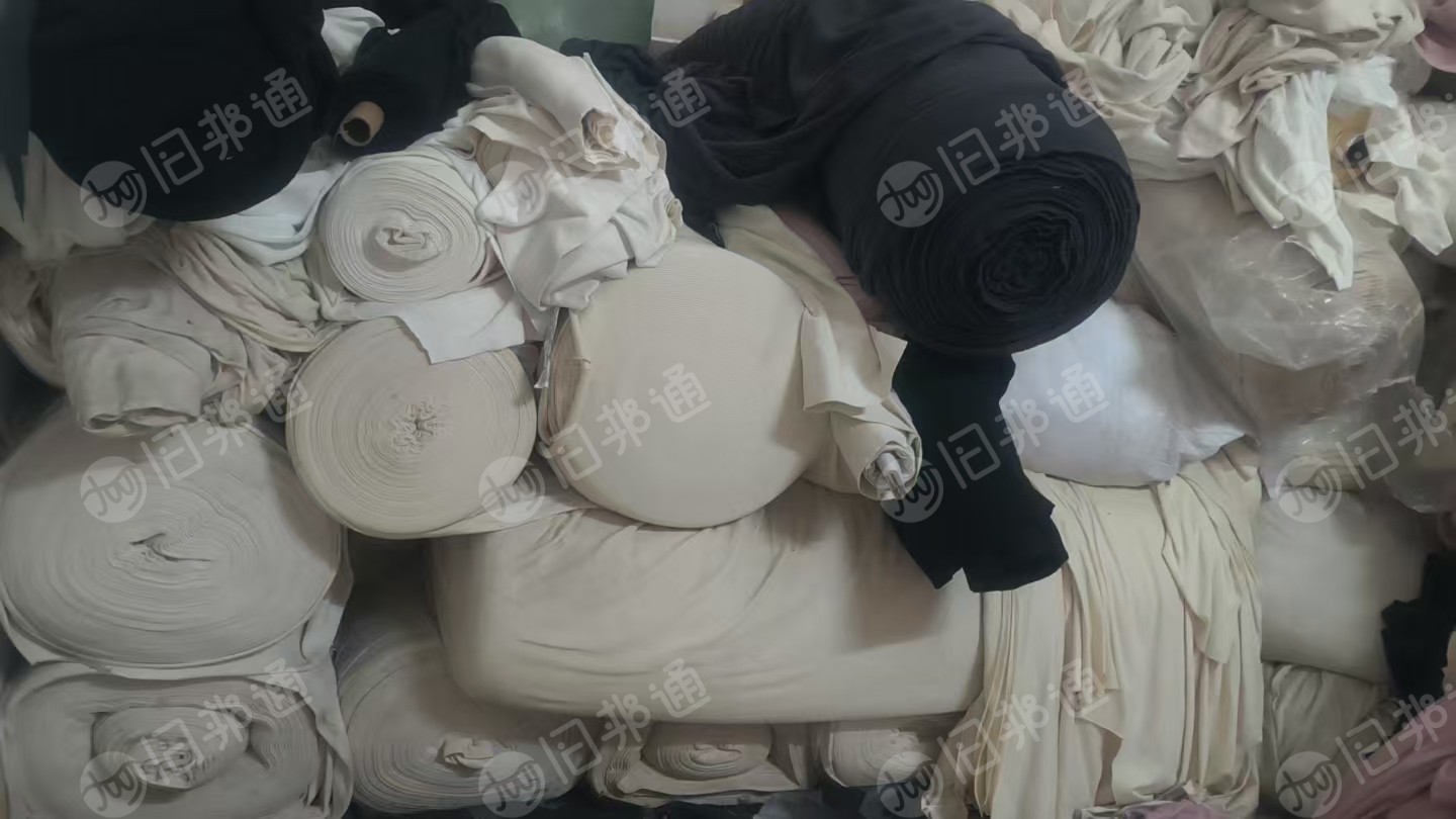 长期出售涤棉库存布，涤棉大块布，做擦机布用，有彩色，米色，有分拣开，彩色够9.6车，在福建泉州