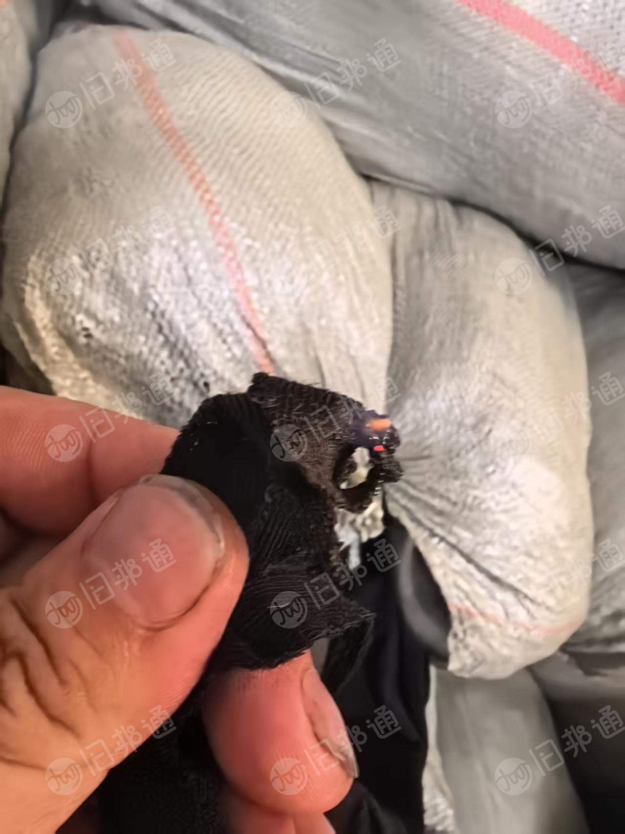 长期出售服装厂下来的纯羊毛，羊毛边角料，现货2吨左右，在江苏宿迁