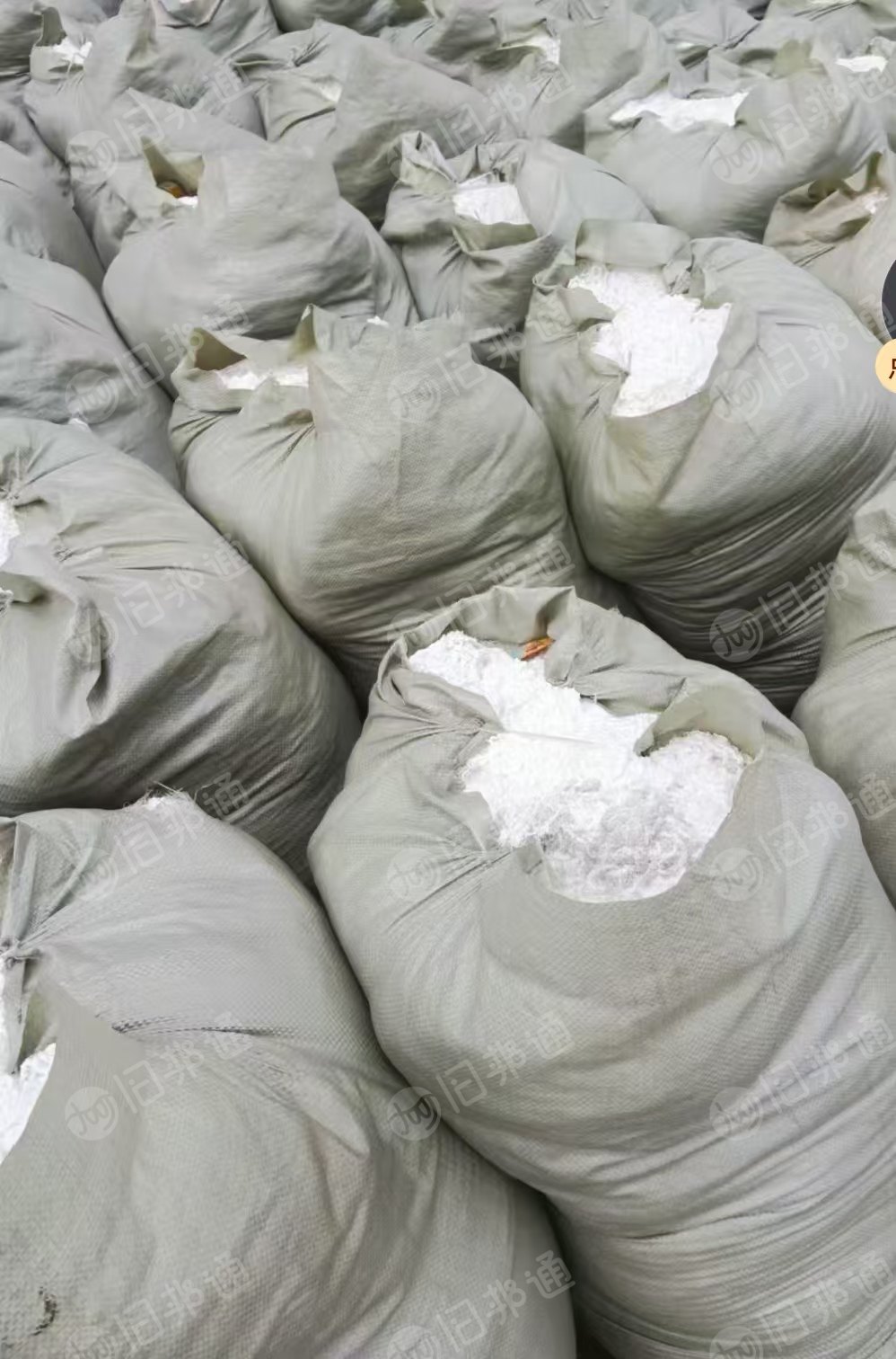 长期出售人棉布边纱,布边纱下脚料,经纱是涤棉,纬纱是人棉,货在浙江绍兴