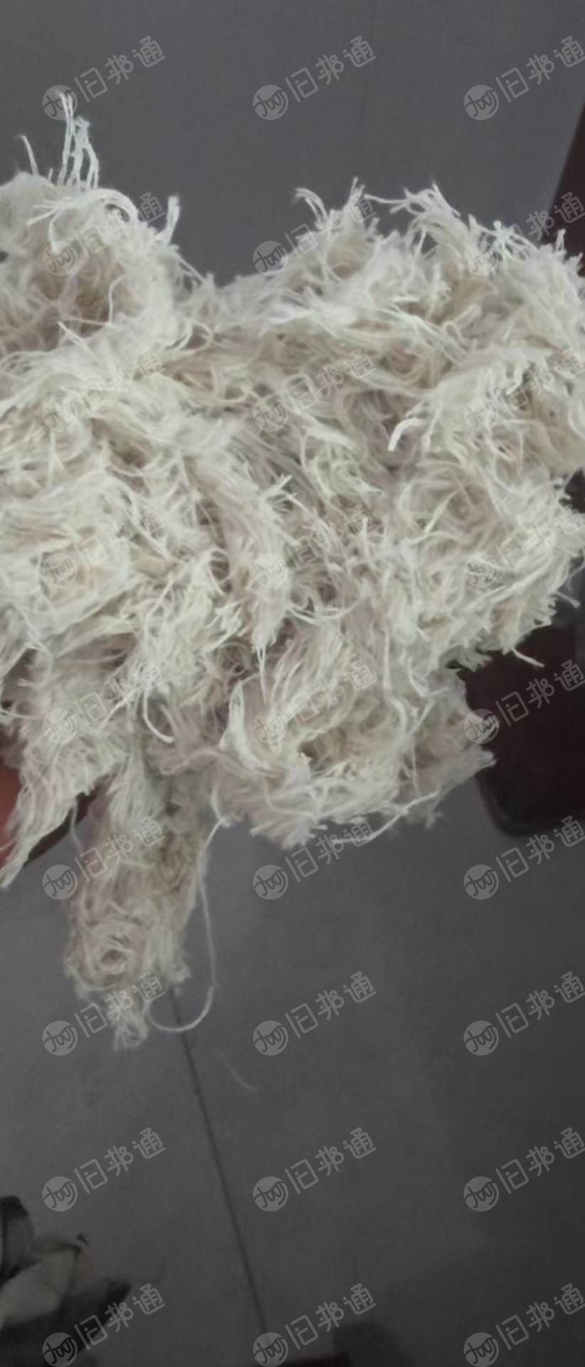 长期回收白色的布边纱，布边纱下脚料，掺着开花用，厂在山东枣庄