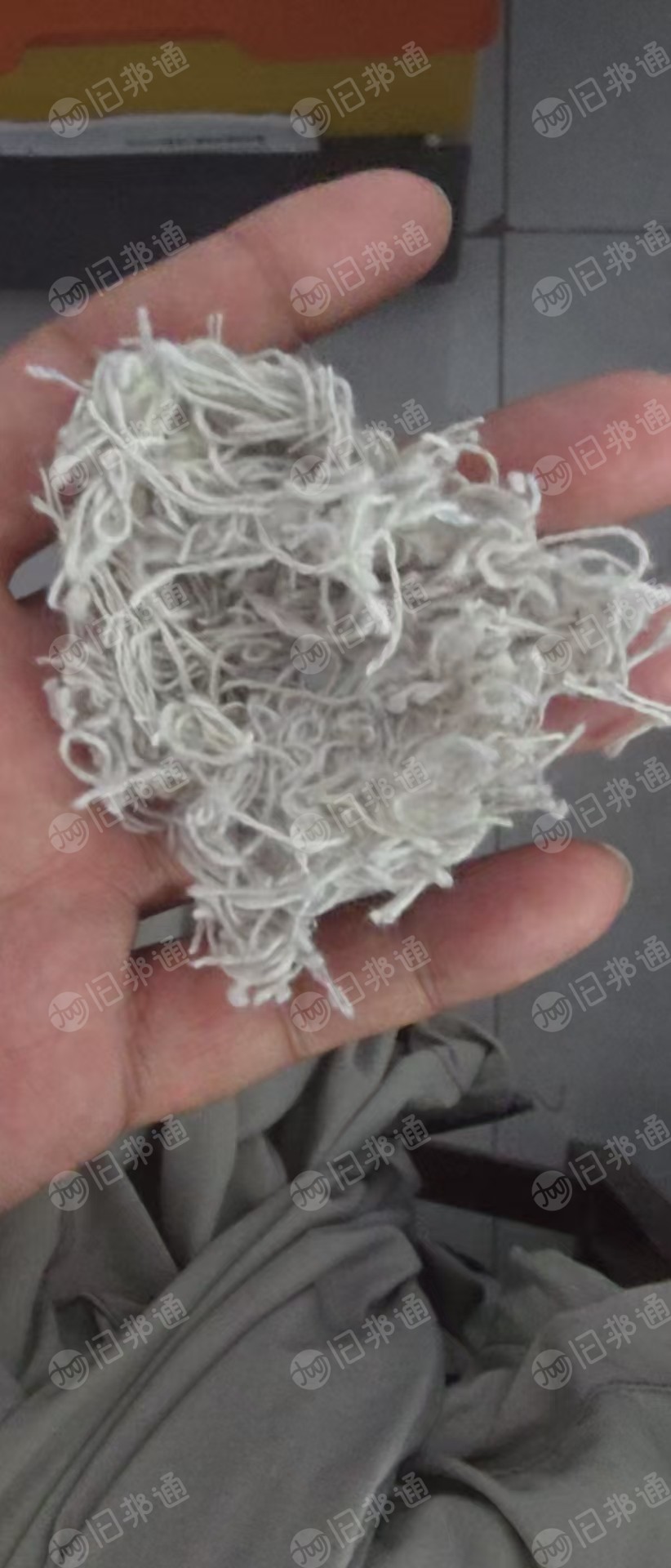长期回收白色的布边纱，布边纱下脚料，掺着开花用，厂在山东枣庄