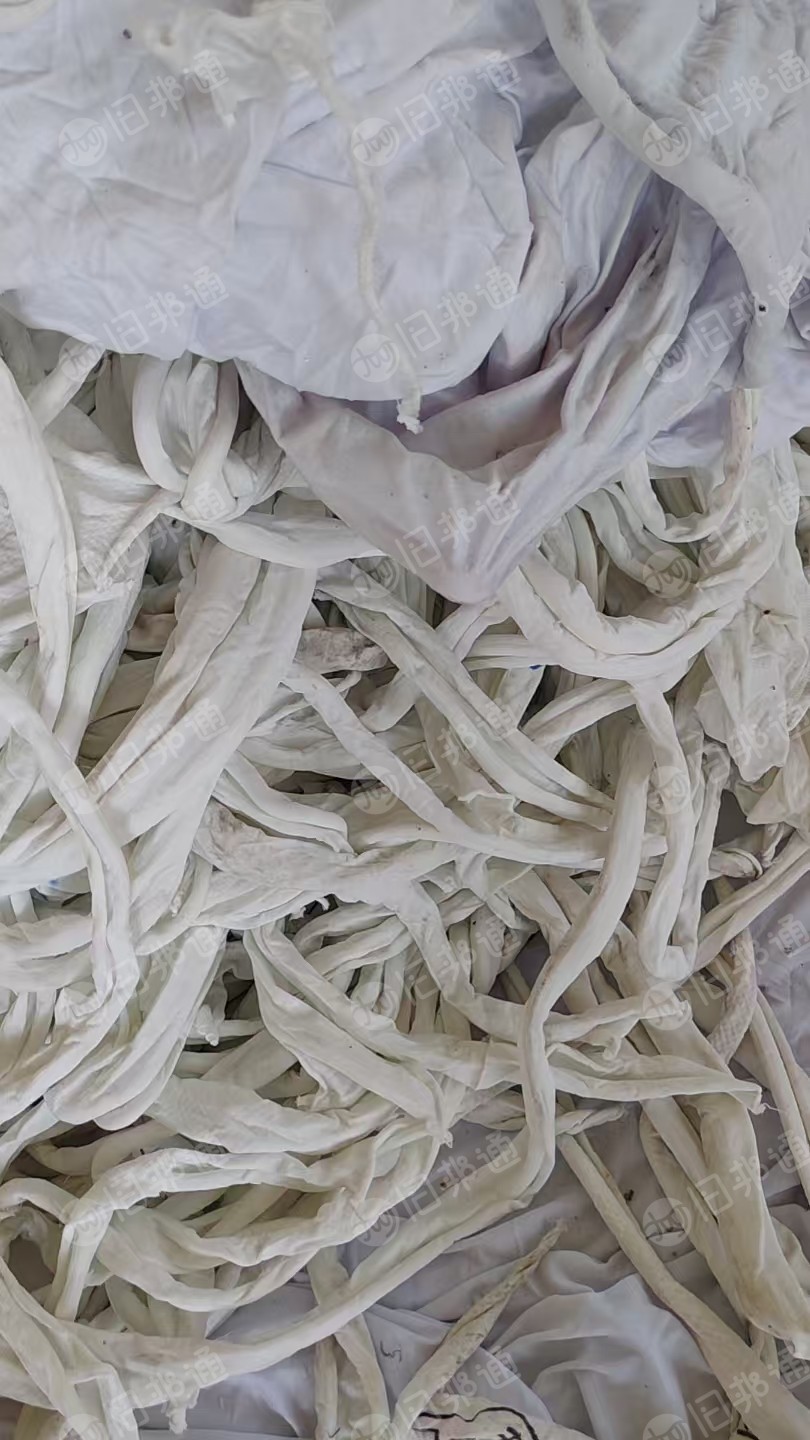 长期出售白色氨纶废布，涤氨废布，牛奶丝，可以拉丝，氨纶含量10-15左右，现货有60-70吨