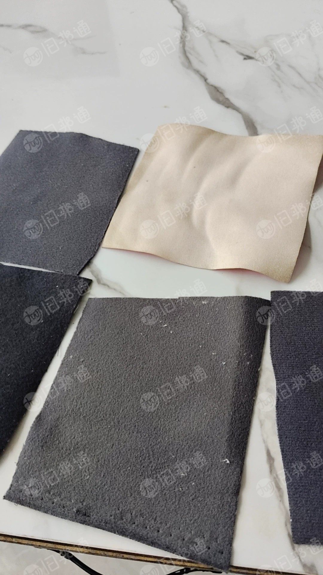 出售做防水围裙袖套剩下的PU皮革，库存皮革，拼卷，现货有5吨左右，货在天津