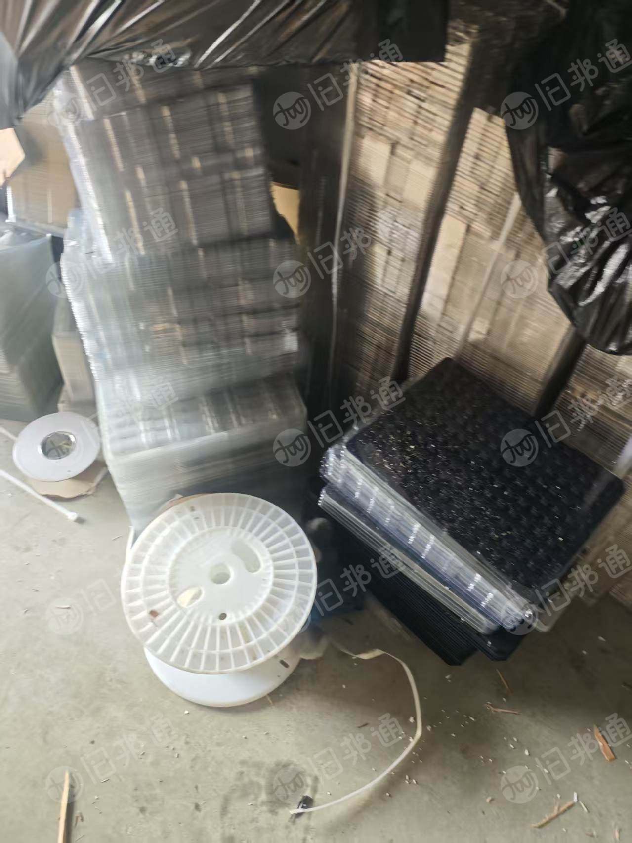 出售电子厂下来的吸塑盒毛料，透明和黑色一起