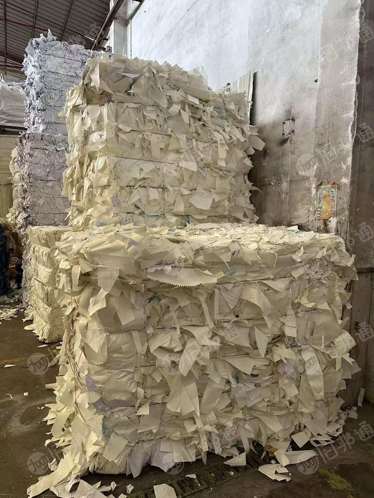 长期出售白色鱼竿纸废料，带一点胶