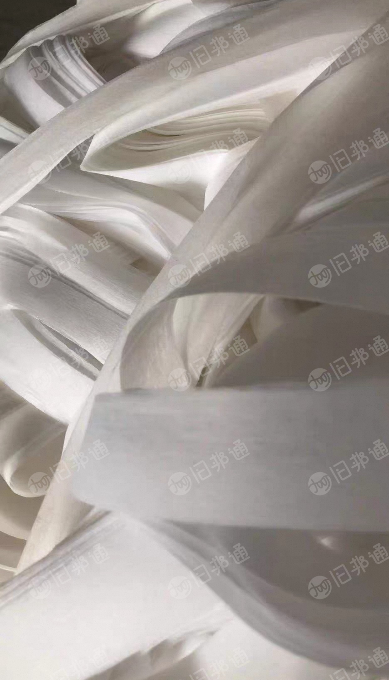 长期出售涤纶浸渍无纺布边角料，白色边角料，平纹含胶