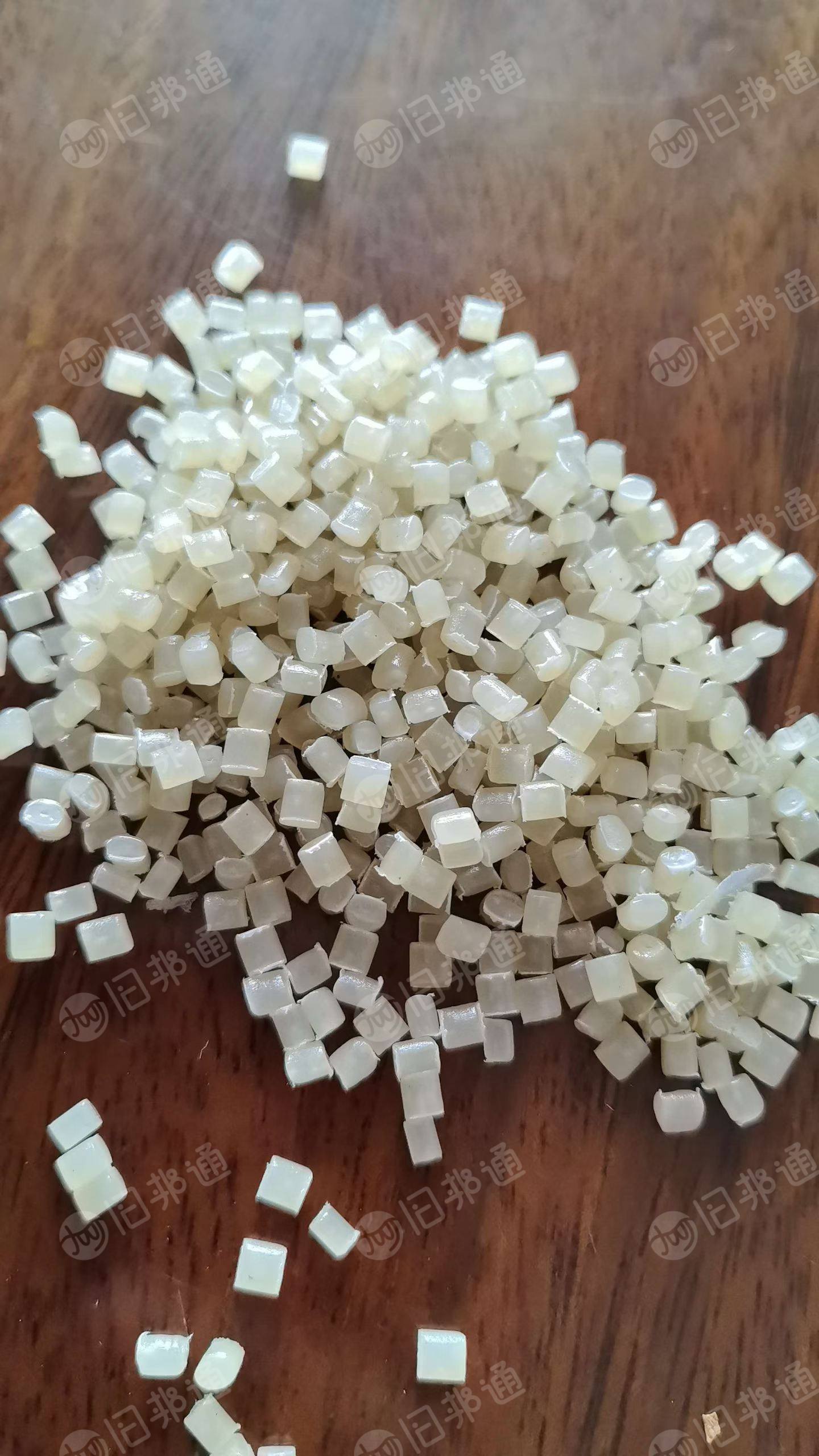 长期出售PE颗粒，过80目，可根据客户要求定制，货在广西南宁