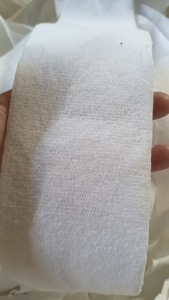 长期出售卫生巾厂下来的木桨无纺布，涤纶无纺布，高分子带胶无纺布，都有分开，货在重庆
