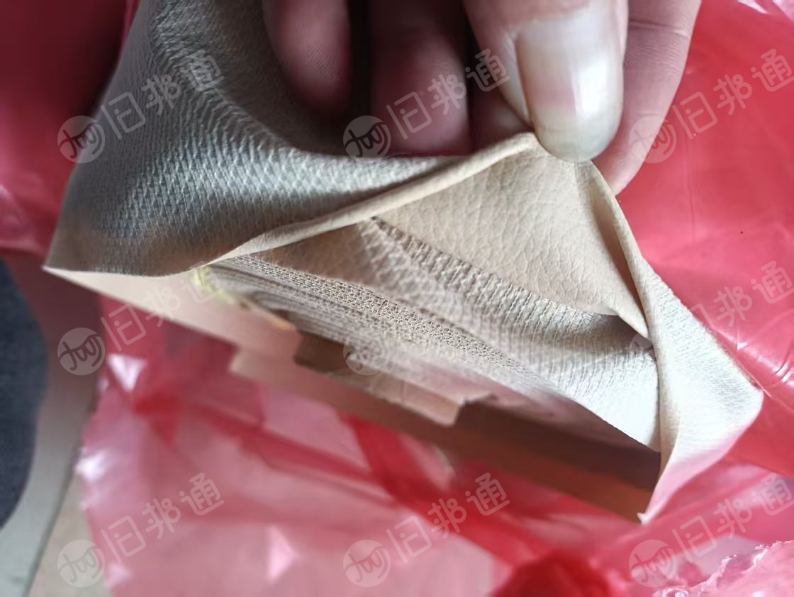 出售PVC皮革，做汽车坐垫的，都是卷筒料，新料，可以二次利用的，现货五十卷
