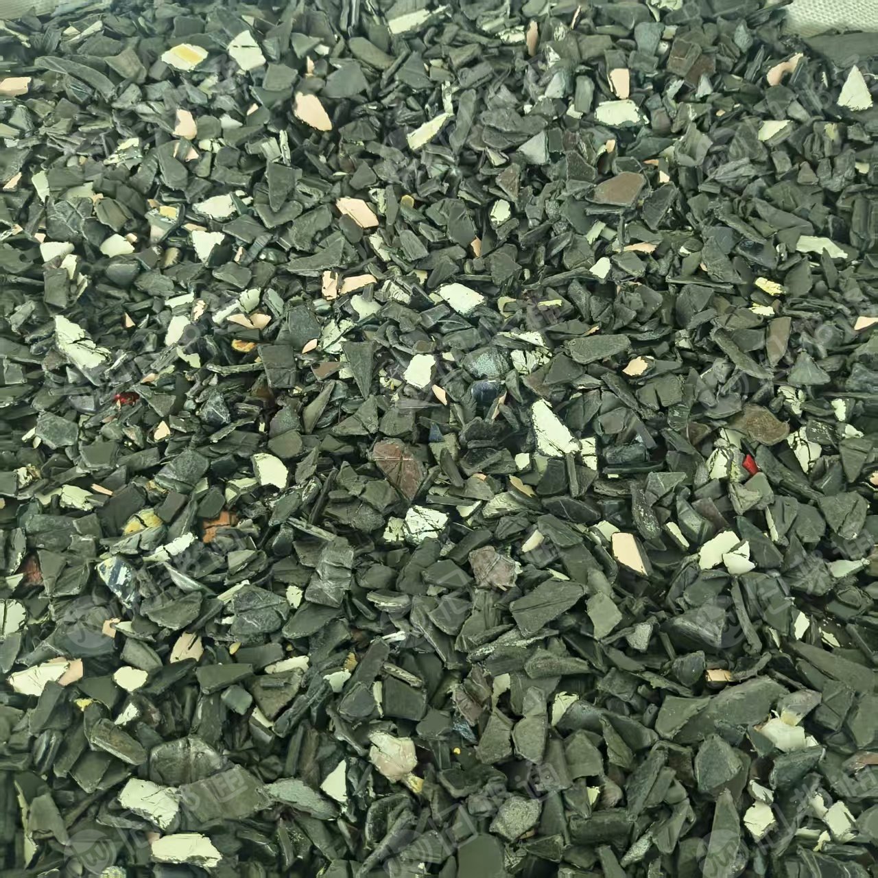 长期出售PP保险杠破碎料