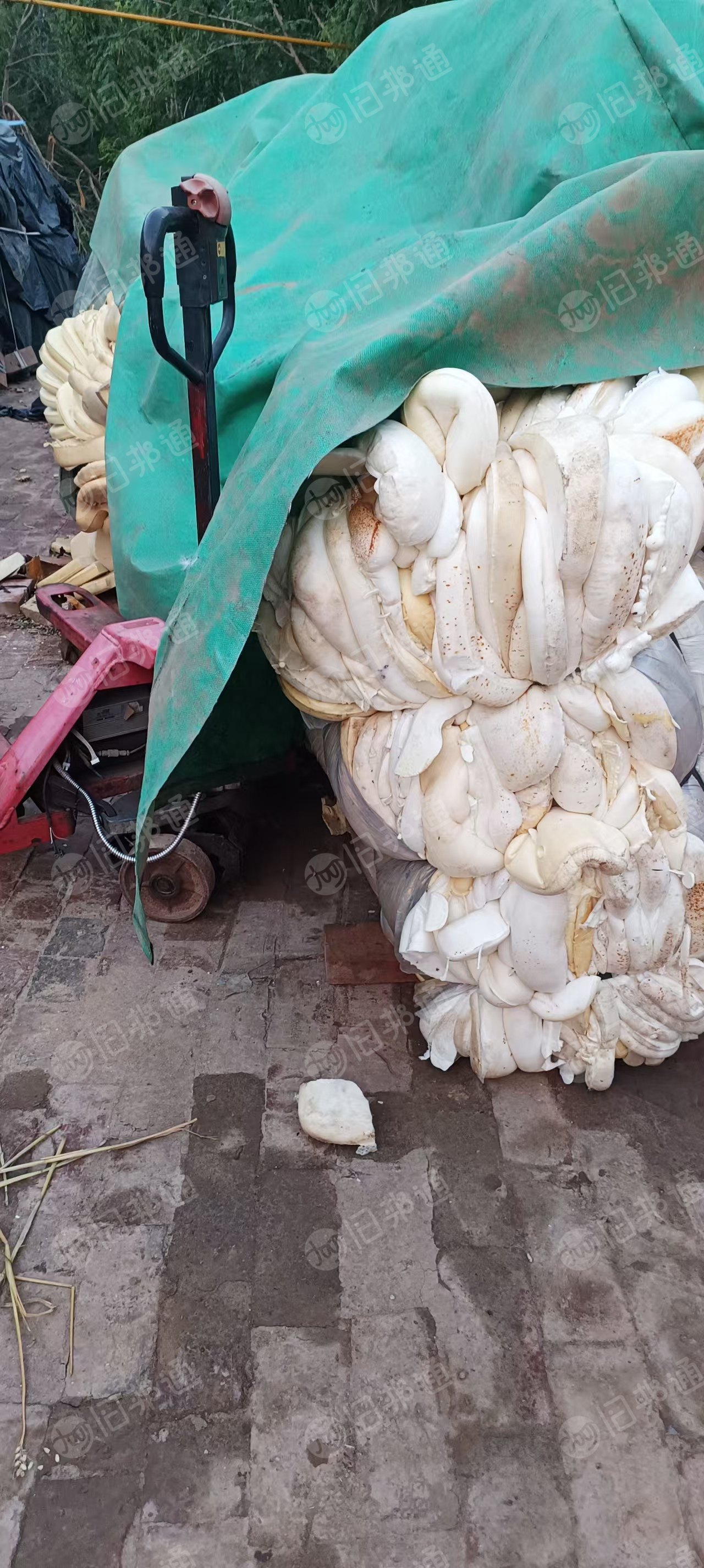 长期出售不合格的汽车坐垫海绵成品,坐垫海绵,海绵边角料,现货十吨,货在河北保定
