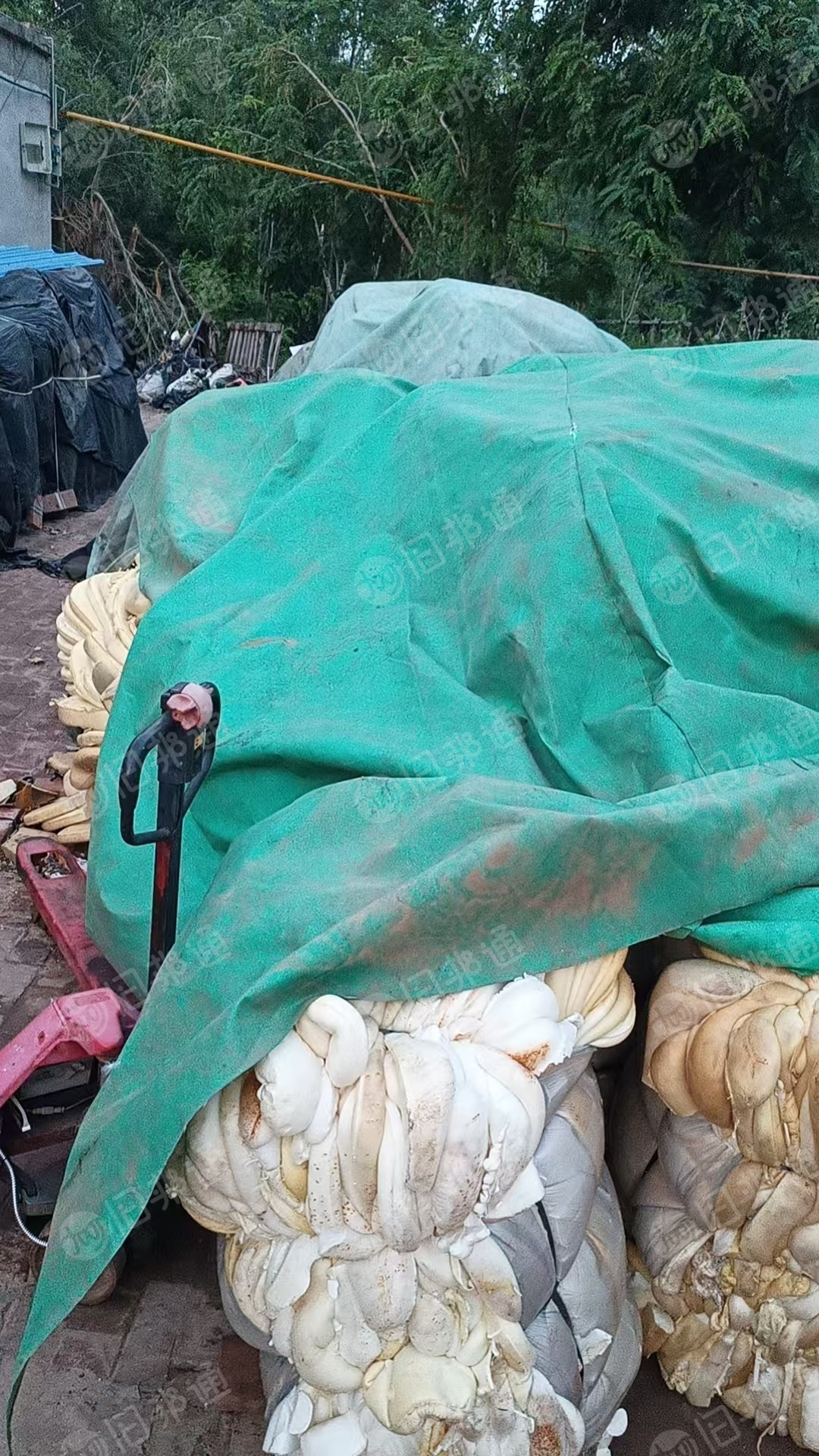 长期出售不合格的汽车坐垫海绵成品，坐垫海绵，海绵边角料，现货十吨，货在河北保定