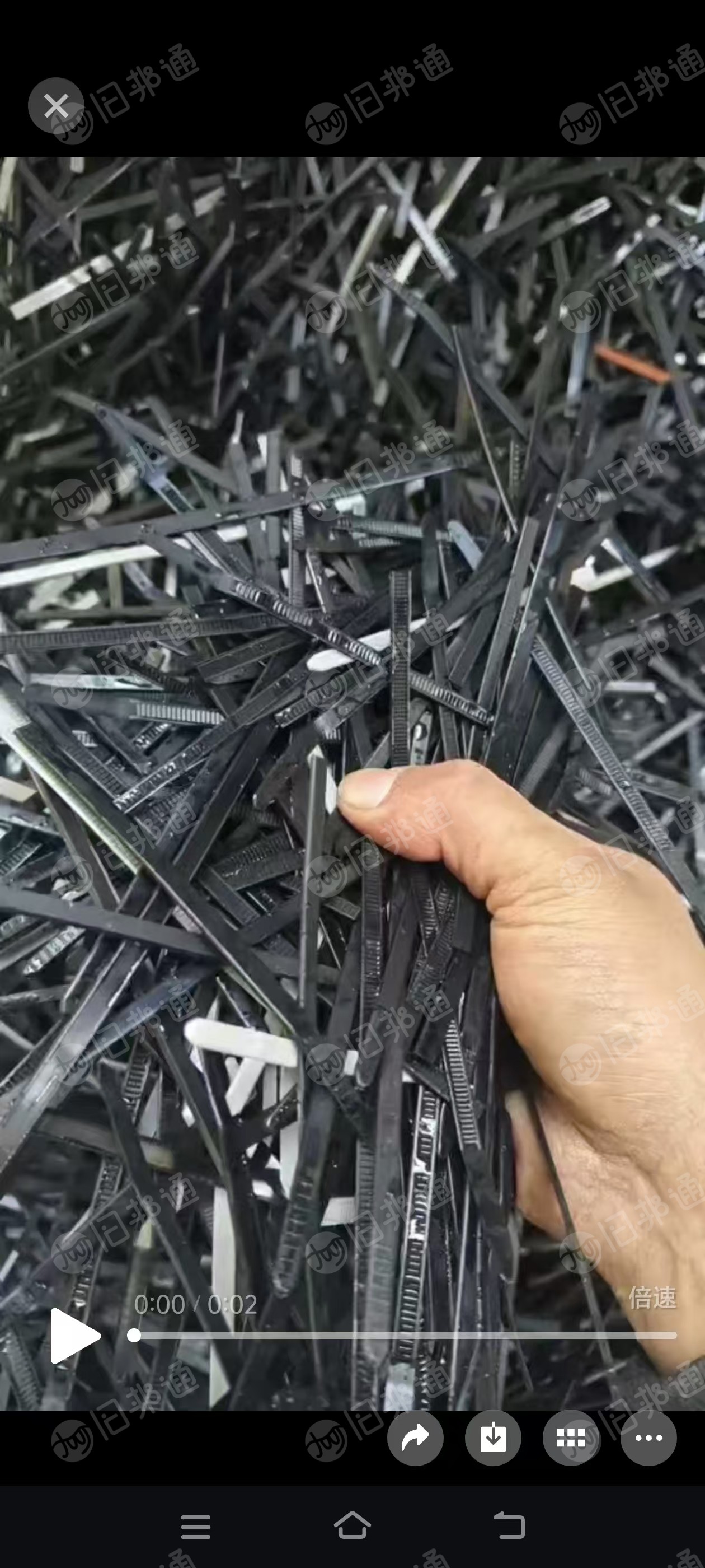 出售PA尼龙扎带毛料，黑色灰色混在一起，可按要求分颜色和破碎，现货一挂车