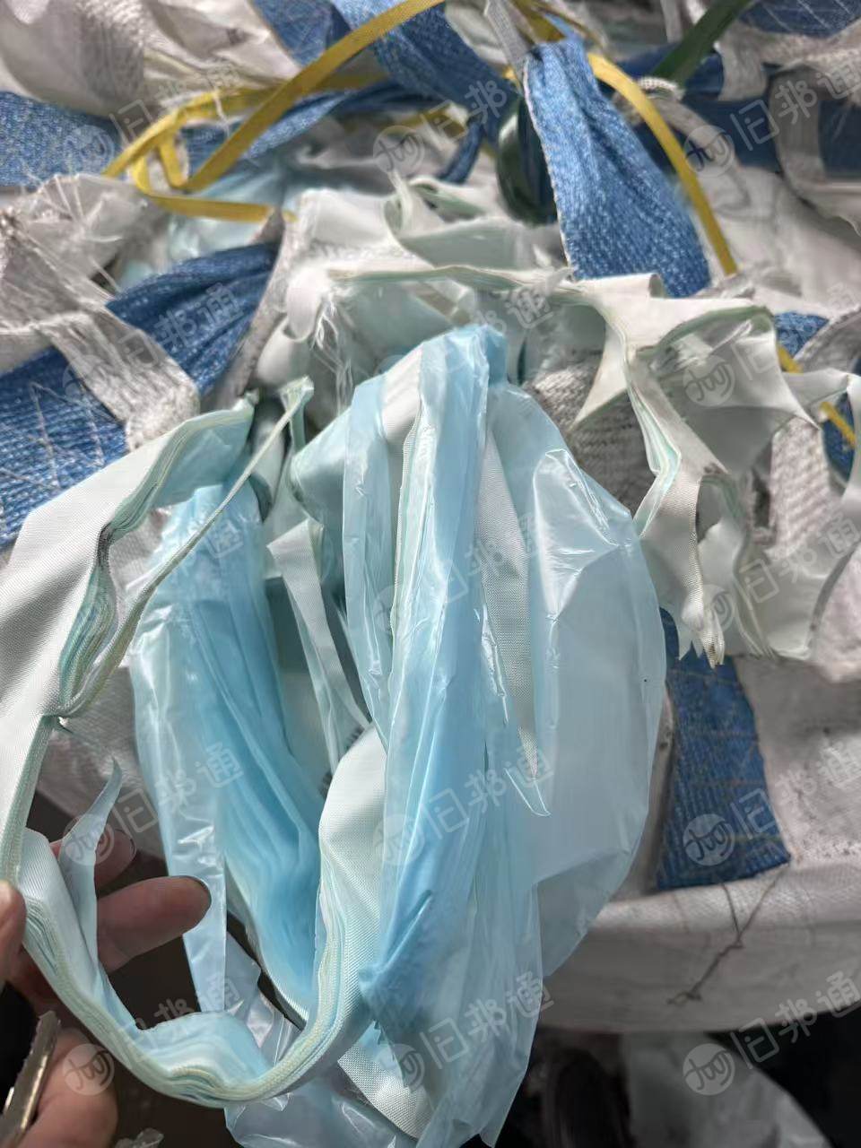 长期出售双6尼龙气囊布，气囊布新料，一种带胶一种不带胶，月供50吨左右，货在江苏无锡
