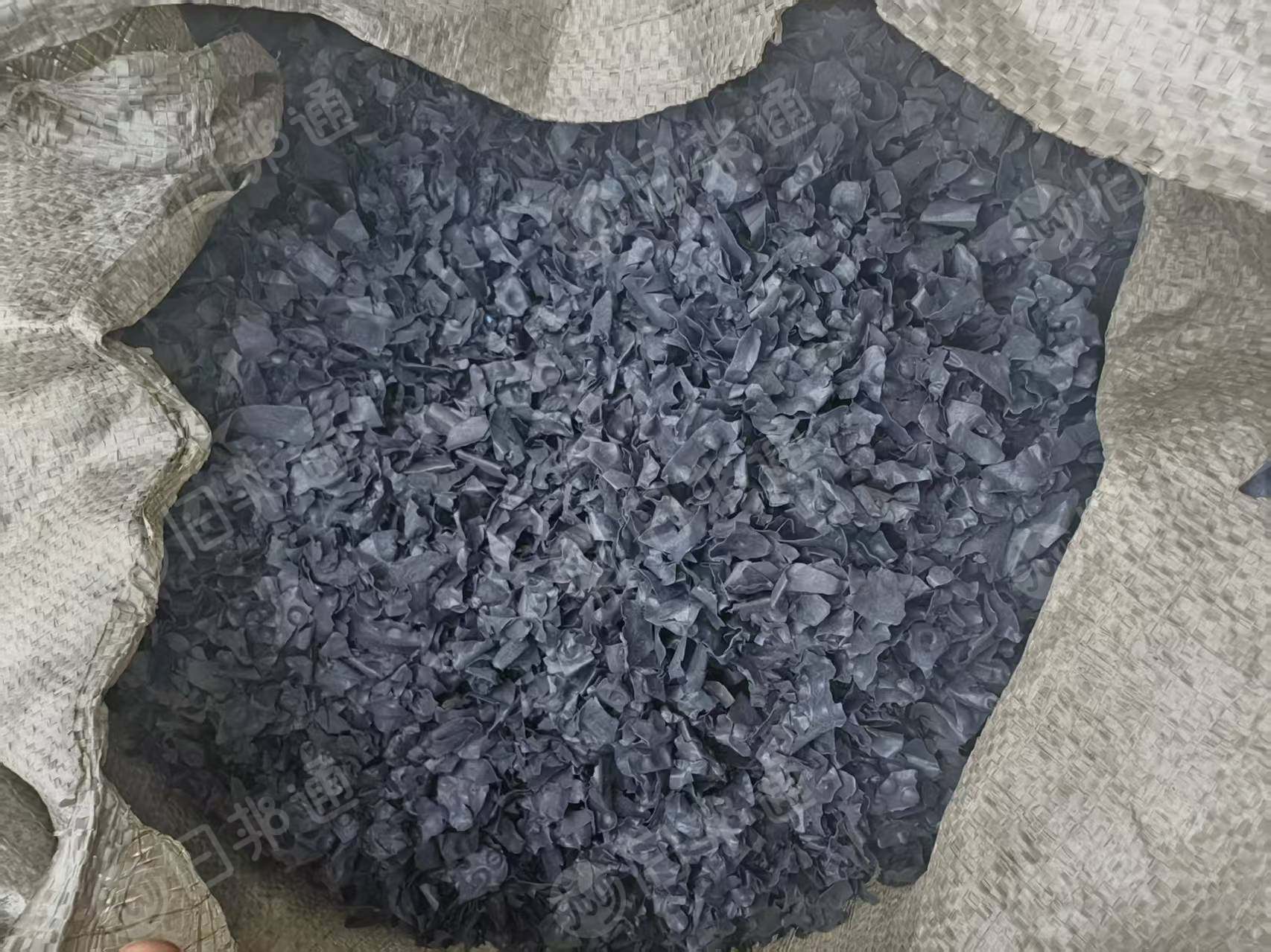 长期求购PVC冷水塔破碎料，含钙在5%左右，不含钙，白，黄，绿，黑均都可以，月需求大，磨粉用