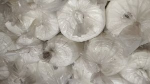 长期出售白色单磨牛奶丝，牛奶丝库存布，克重110门幅2米，在浙江绍兴