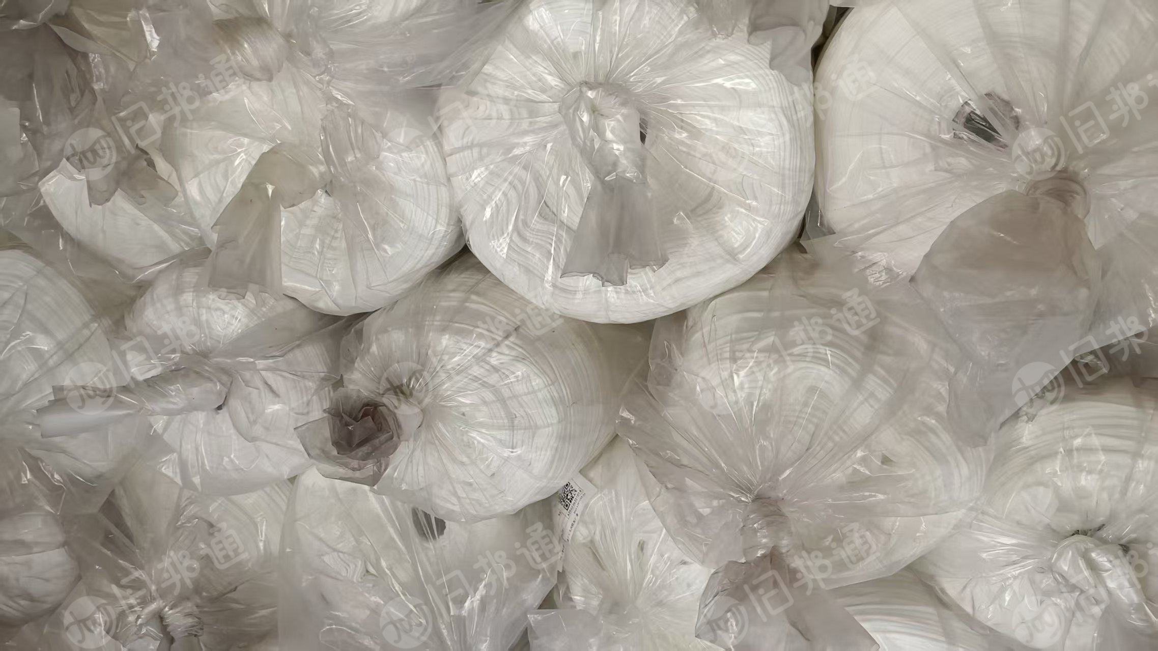 长期出售白色单磨牛奶丝，牛奶丝库存布，克重110门幅2米，在浙江绍兴
