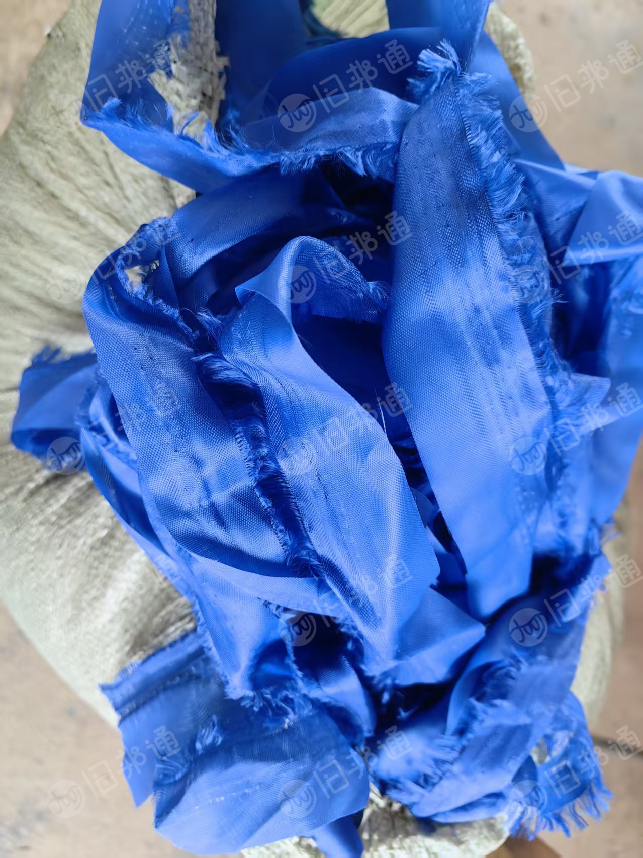 长期回收带轻桨的化纤布，箱包废布，涤纶废布，不能有皮和涂层，做颗粒用，在江苏徐州