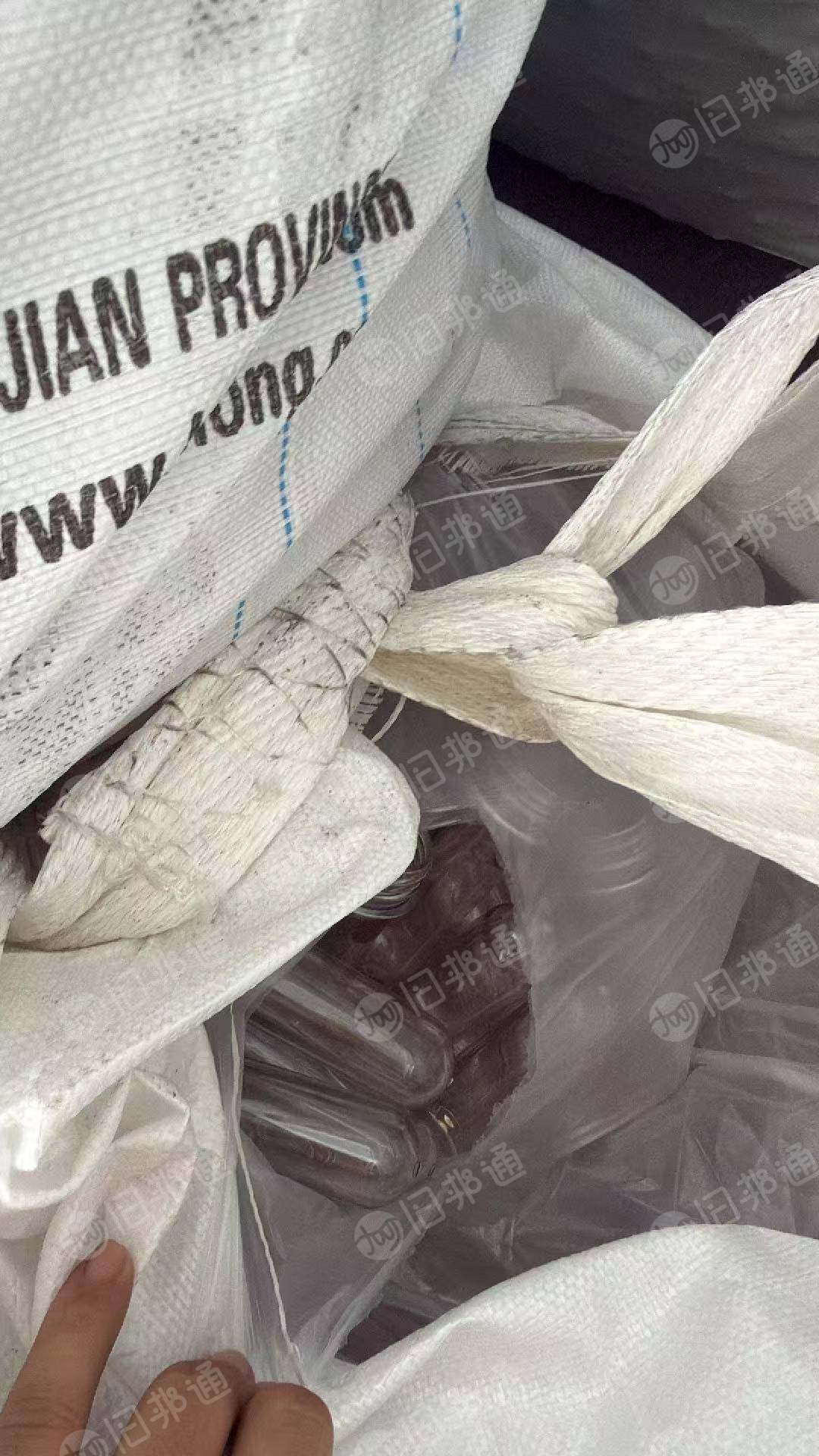 出售PET瓶胚，农夫山泉水厂的，现货五六十吨