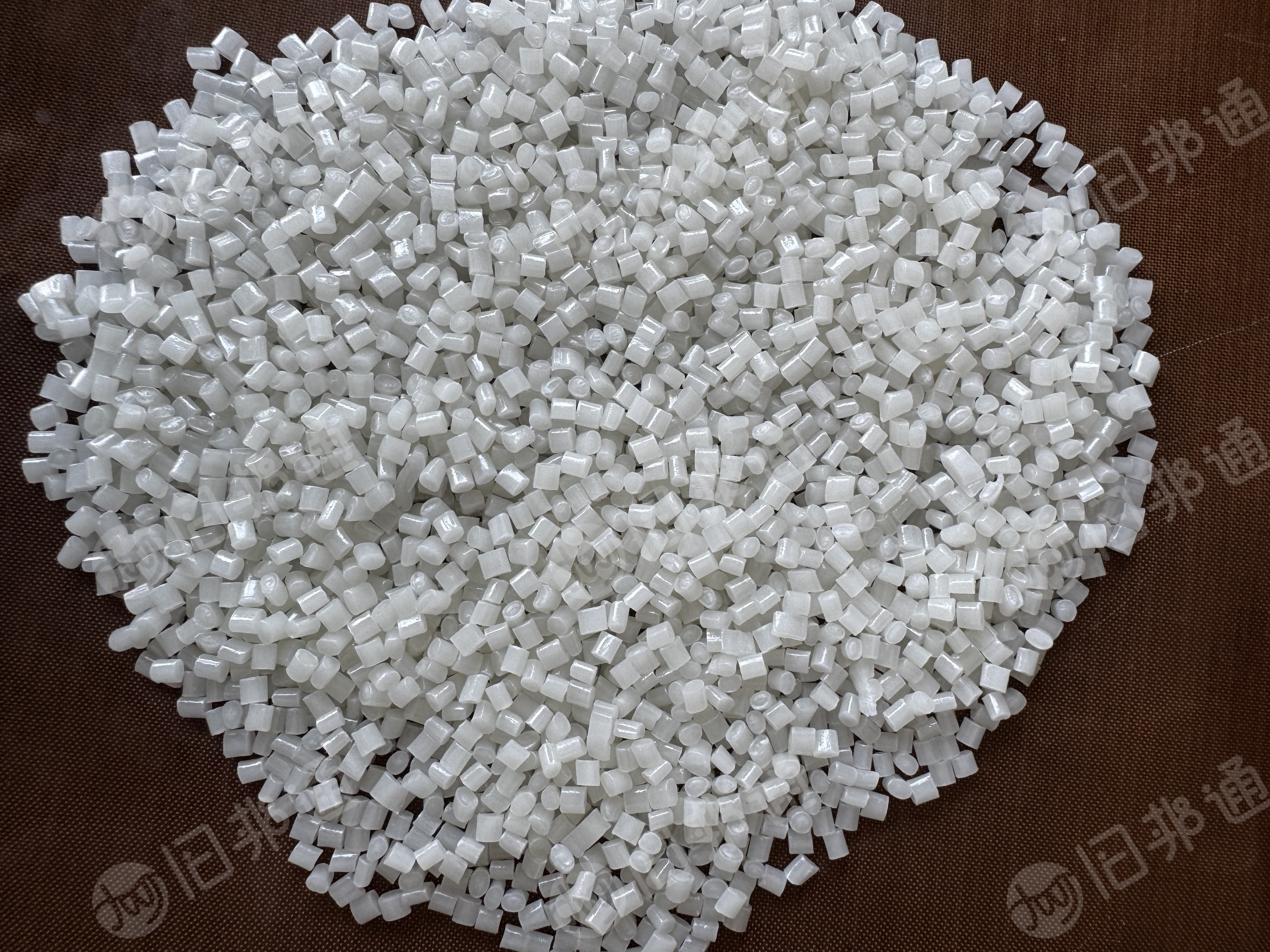 出售PET滑膜切片，粘度0.56左右，恒力大厂的滑膜切片，现货二十几吨