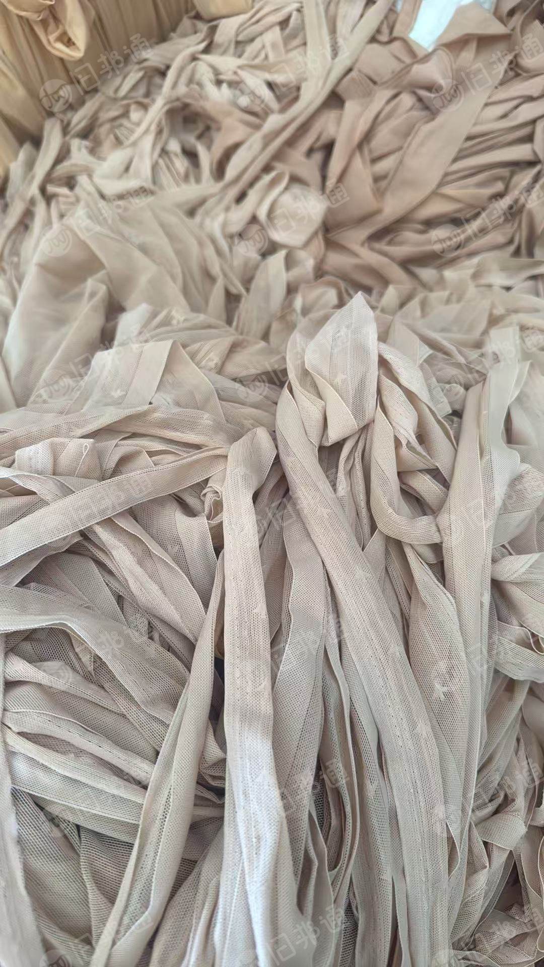 长期出售杂色花边锦氨下脚料，锦氨废布，现货50吨，在浙江杭州