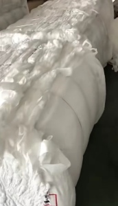 长期出售的涤纶水刺无纺布边角料，涤纶无纺布边角料，现货9.6一车，在江苏苏州