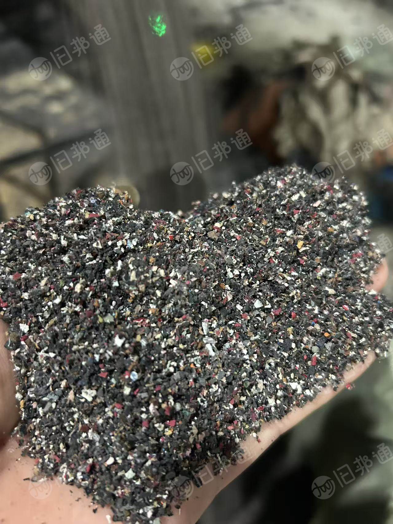 长期出售PVC皮革边角料，箱包革边料，手袋料等，可以吹毛用，在广东广州