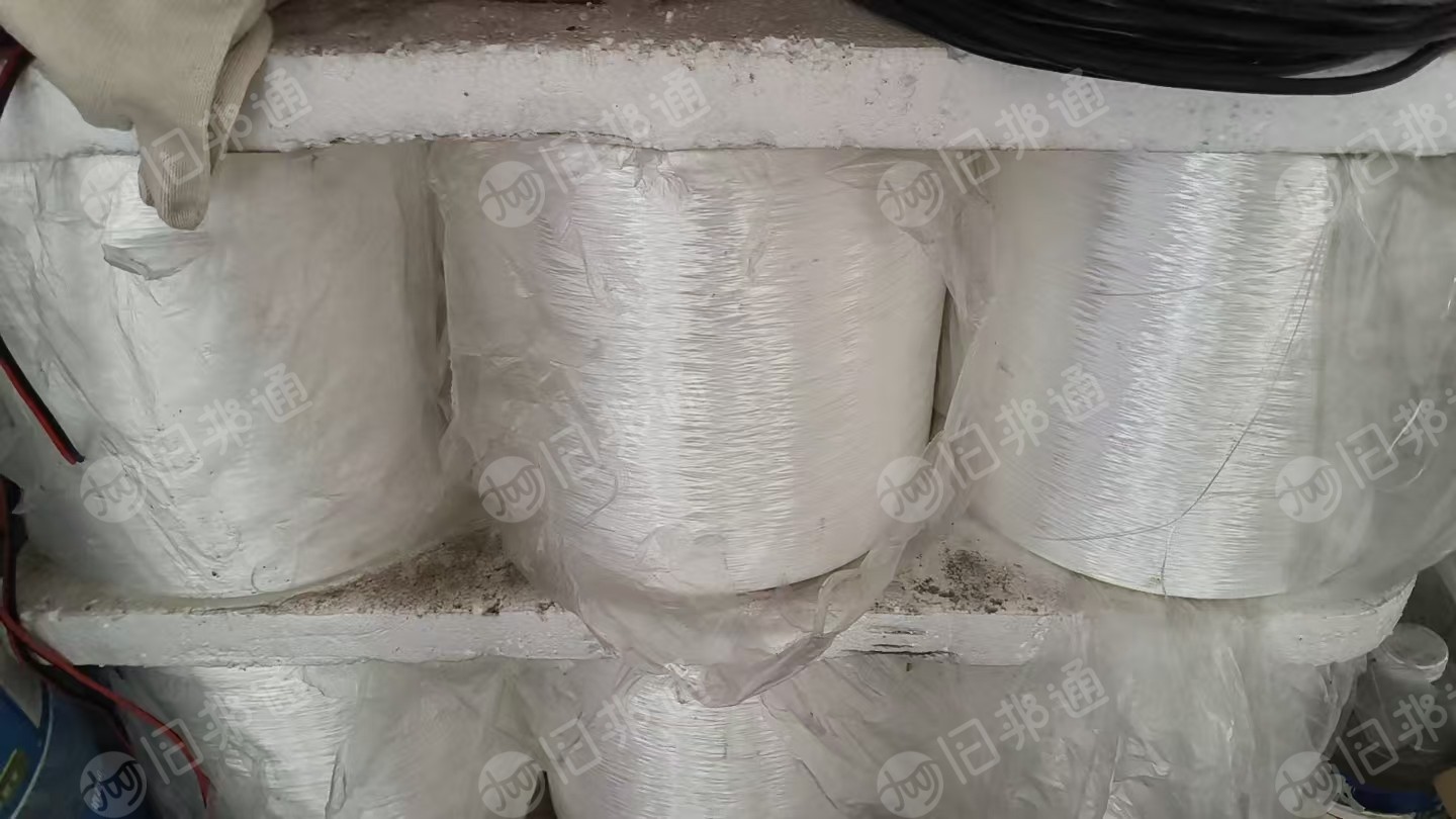 出售白色涤纶库存丝，涤纶合股丝，1000D，货在江苏常州