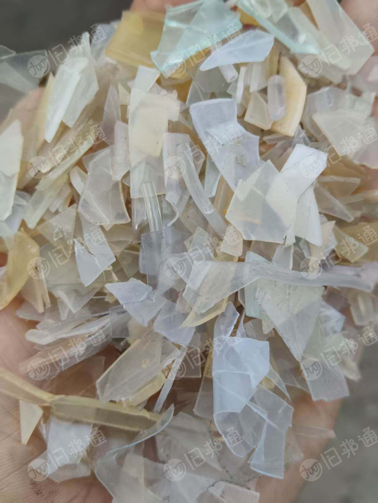出售PVC门帘破碎料，现货100多吨