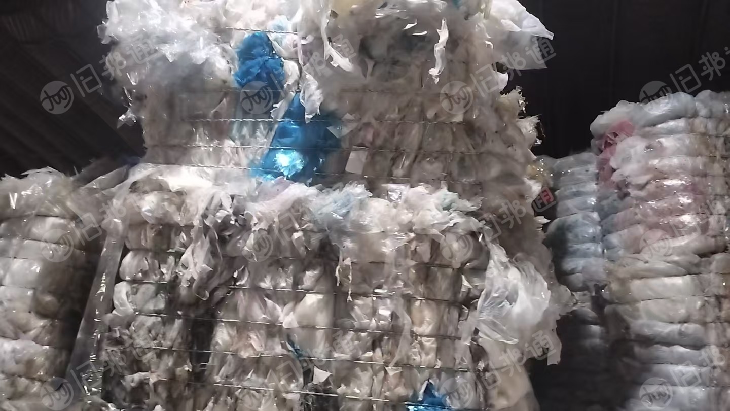 长期出售杂色PET轻胶膜废料，每月30多吨
