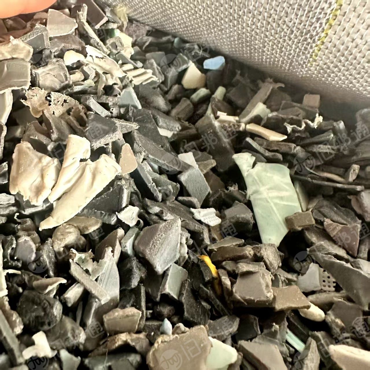 长期出售杂色pp洗衣机破碎料,现货10多吨