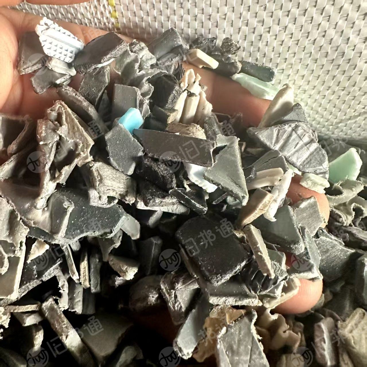 长期出售杂色pp洗衣机破碎料,现货10多吨