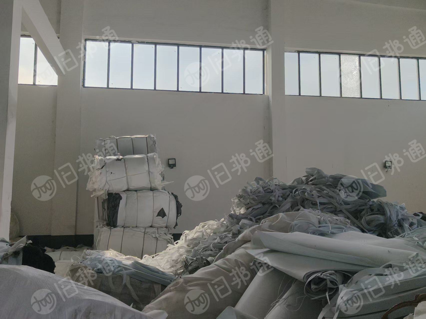 长期出售针刺浸胶无纺布,分拣好有涤纶和涤纶热轧,无纺布厂下来的,月供50吨左右,货在辽宁盘锦