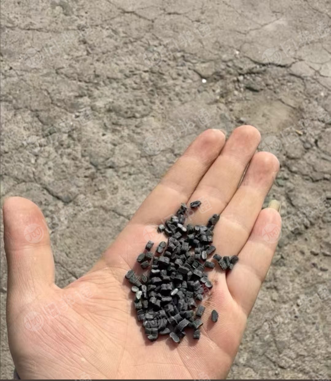 长期出售快递袋颗粒，过60目，冲击20，拉伸400，水分0.1