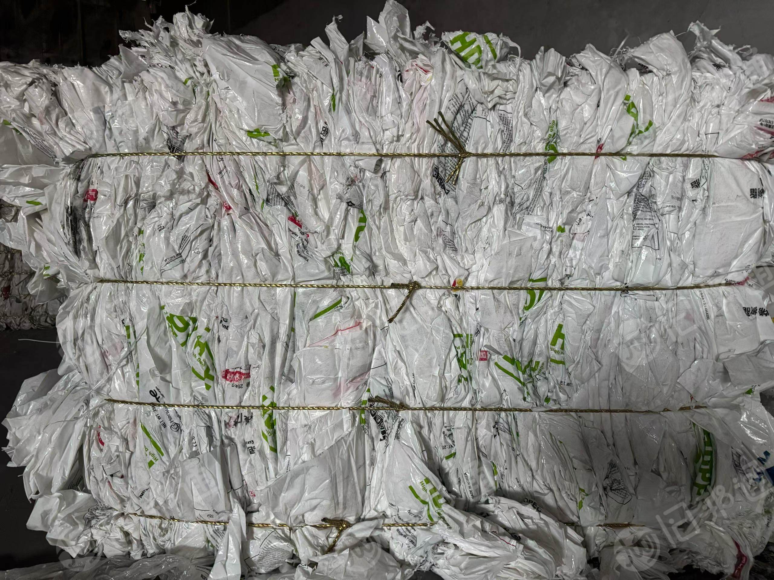 出售干造乳白袋，装丙乙颗粒下来的，现货2挂车