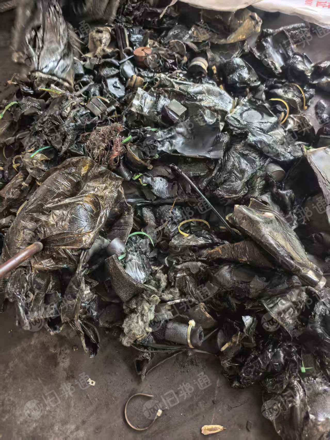 长期出售拆解空调废铜管下来的橡胶废料