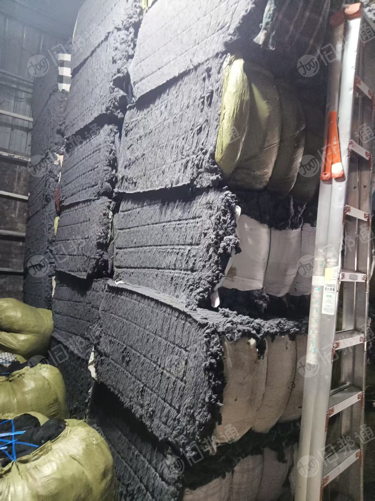 长期大量出售纺织厂边角料，黑色涤棉排渣料，废棉等，厂在浙江温州