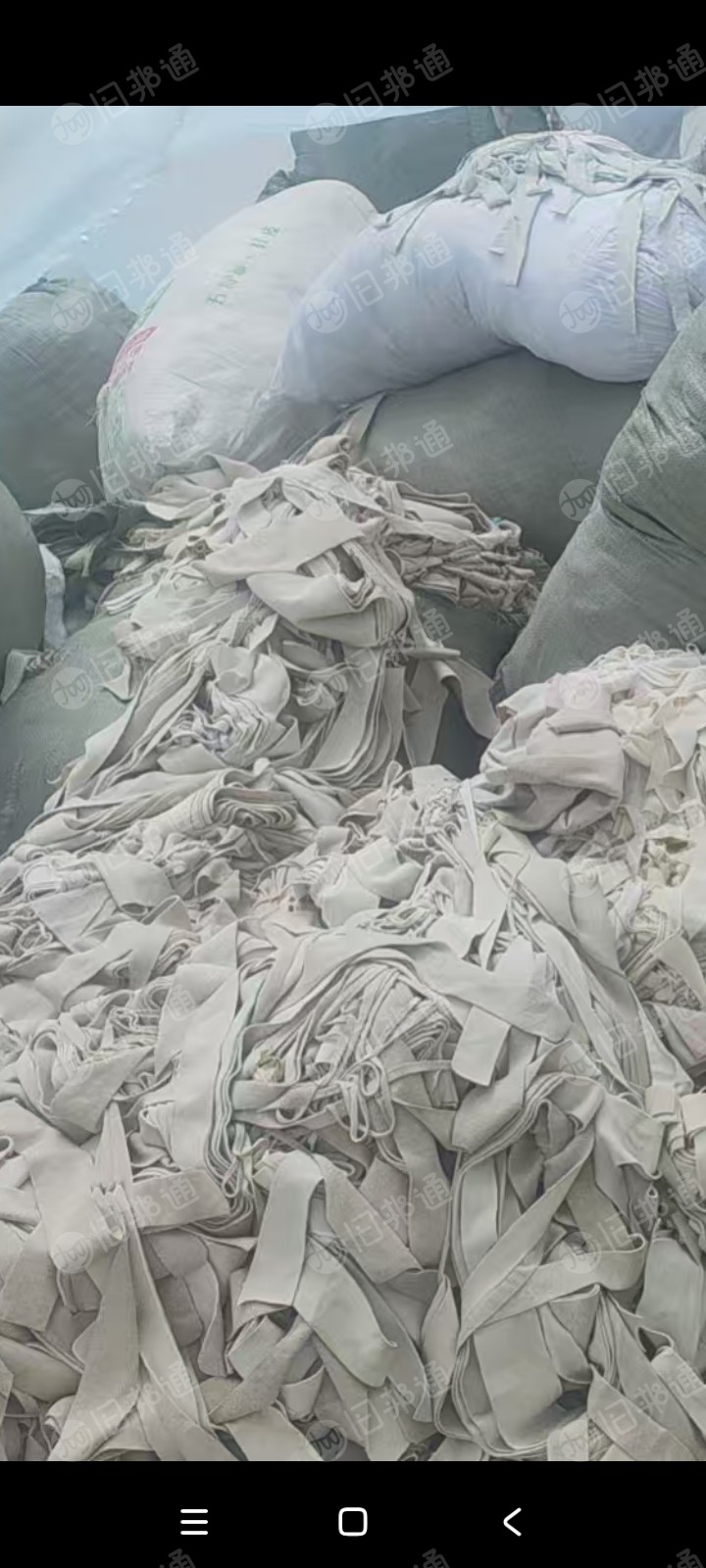 长期回收旧衣服净白，服装边角料，白色生料，白色废布，开花纺手套纱用，月需500吨