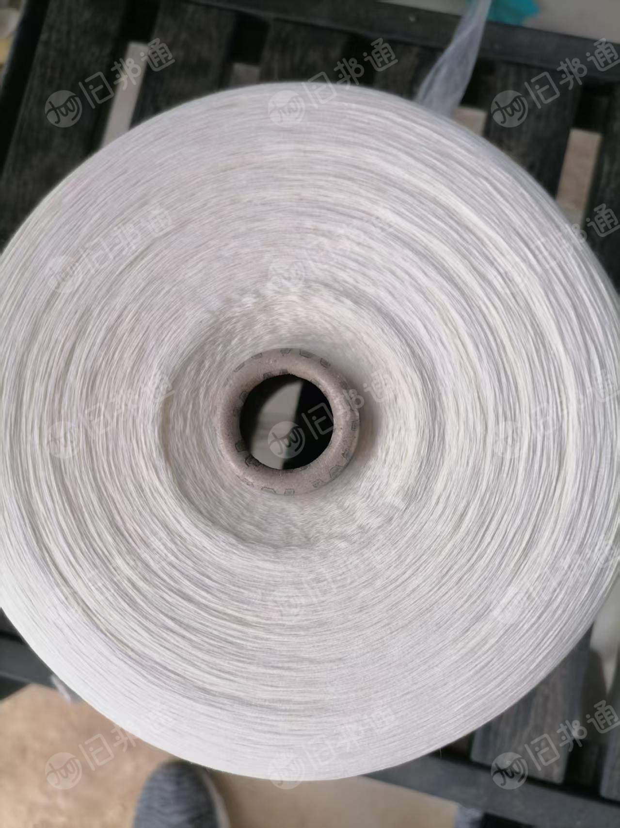 出售环锭纺下来的白色精梳纯棉棉纱，库存棉纱，纯棉包芯纱，有32支和40支，现货有5吨