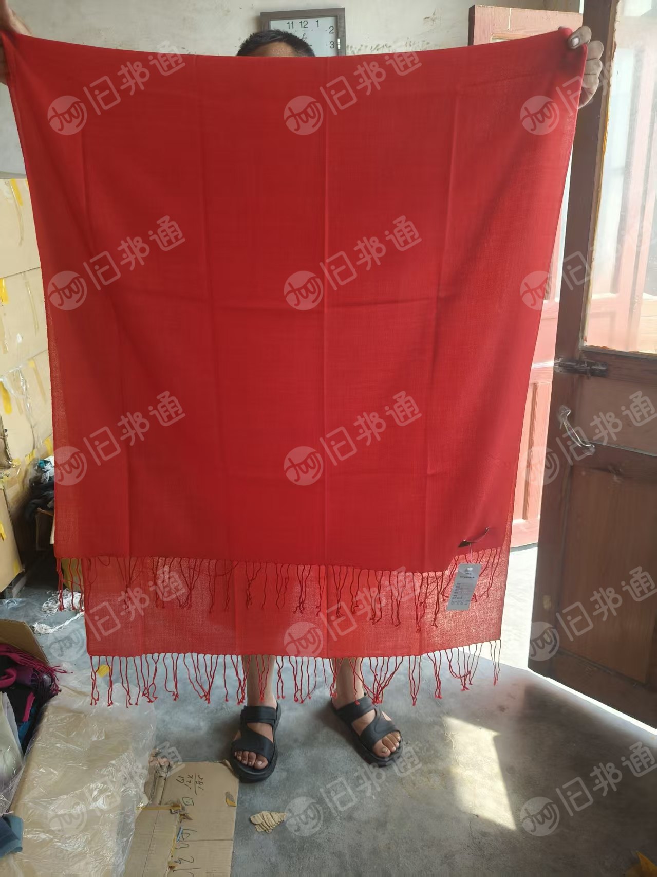 出售库存处理羊绒围巾，库存围巾，库存丝巾，现货有36000条，独立包装占90%，货在河北邢台