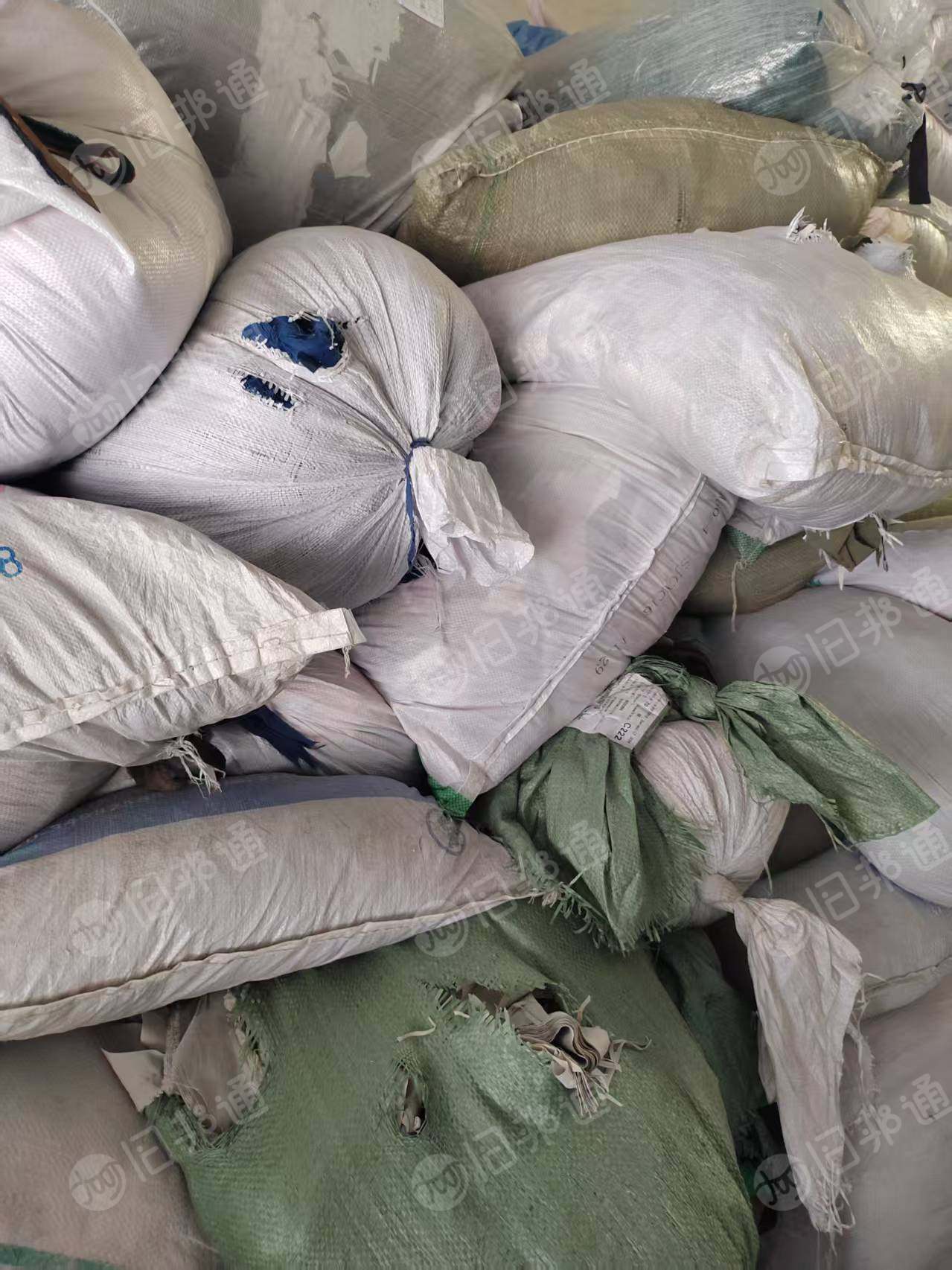 长期出售做家居服装下来的尼龙废布，锦纶废布，也有锦氨废布，带氨纶1%，货有分开，两种现货有50吨左右